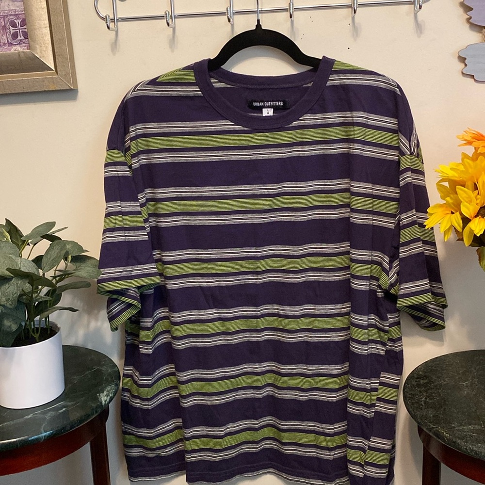 Urban Outfitters SS Shirt Gently Worn Sz L.